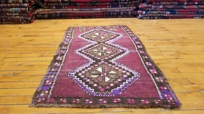 Alfombra Oushak Tribal Turca Años 1930-1940 De Colección 1'11" × 3'5" Foto 1 de 4