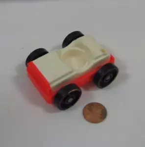 Vintage Fisher Price Little People WHITE CAR w/ RED Base for GARAGE TOWN Cute - Picture 1 of 3