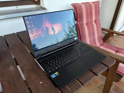 Gigabyte Aero 15 OLED 15,6 Zoll i7-11800H RTX 3060 16GB Ram 1TB Gaming Laptop - Bild 1 von 4