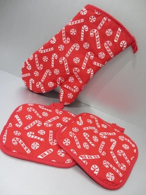 Christmas Candy Cane Potholders +Oven Mitt 3PC Sweets Red Peppermint Kitchen NEW - Image 1 of 4