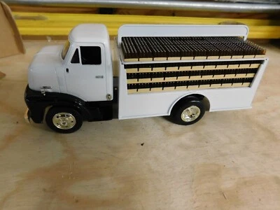 Banco de camión de bebidas Ford 1953 escala 1/30 Ertl con caja Foto 1 de 4