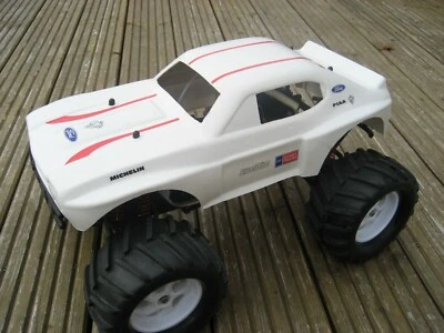 Capri 1:8 Limousine 2 mm Karosserieschale Kamtec Oval RC HPI WR8