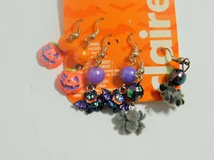 Juego de 3 pendientes de gancho con cuentas de Halloween de Claire's, murciélagos, arañas y gancho - Imagen 1 de 1