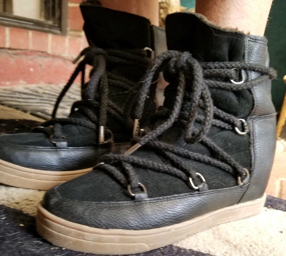 Bota AnnaKastle negra Nowles para mujer talla 8/39/5,5 tobillo piel de oveja gamuza cuña Foto 1 de 4