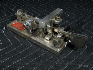 Electro Mfg. Co. "Electro-Bug Jr." Semi-Automatic Telegraph Key With Rare Plate - Photo 1/20