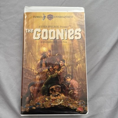 The Goonies (VHS, 1997, Clam Shell) Foto 1 de 4