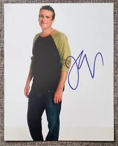 JASON SEGAL SIGNED 8X10 INCH PHOTO HOW I MET YOUR MOTHER AUTOGRAPH MARSHALL - Picture 1 of 1