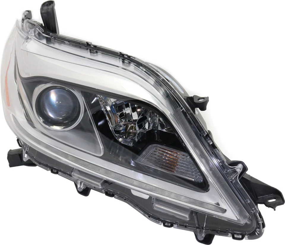 New Passenger Side Headlight For Toyota Sienna 2015-2020 - Image 1 of 2