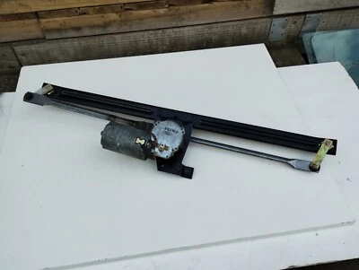 Mecanismo motor limpiaparabrisas delantero ford capri mk3 laser ghia sport 2.8i Foto 1 de 4