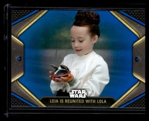 LEIA is Reunited with LOLA #94 Blue Parallel 2023 TOPPS STAR WARS OBI-WAN KENOBI - Picture 1 of 2