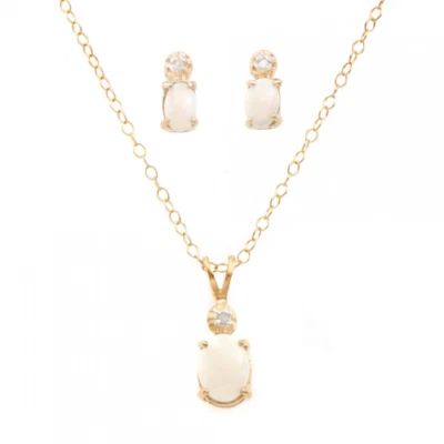 Pendientes y collar de ópalo de diamantes de plata de ley sobre oro amarillo de 18 quilates para mujer Foto 1 de 2
