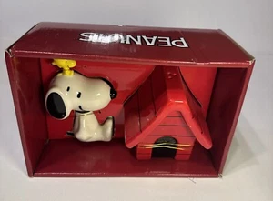 New Peanuts Snoopy Dog, Woodstock and Red Dog House Salt and Pepper Collectible - Picture 1 of 5