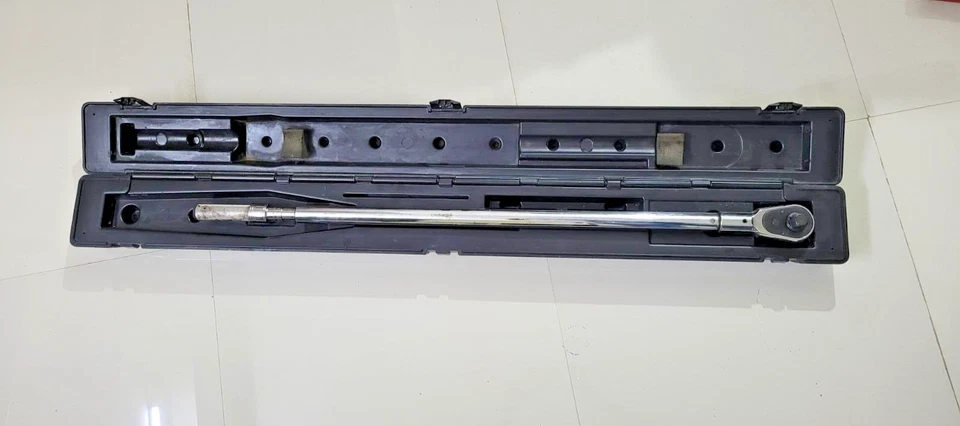 Bahco 7455-800 Mechanical Click Torque Wrench, 3/4", 150-800Nm - Image 1 of 4