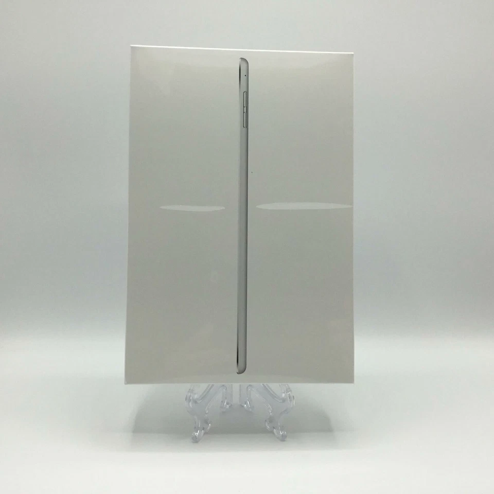 Apple iPad mini 3 64 GB - Wi-Fi + Cellular - Unlocked - Silver (MH382LL/A) - Image 1 of 1