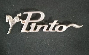 VTG 71-77 FORD PINTO OEM Metal Fender Emblem #D52B16B114AA w 3 Pins Clean Shiny - Picture 1 of 7
