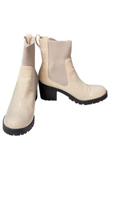 Botas Coconuts by Matisse Lane Marfil Cocodrilo Repujado Chelsea Tobillo Tacón Grueso 8M Foto 1 de 4