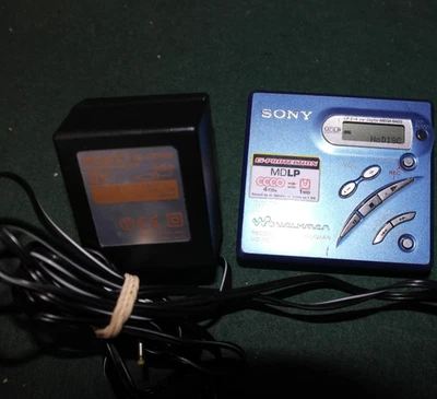 Sony Walkman MZ-R500 Minidisc Recorder/Player +power supply WORKS - Image 1 of 4