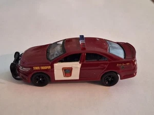 Greenlight Custom 2017 Minnesota State Police Taurus Car 1/64 - Picture 1 of 5