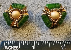 Vintage Jadeite & Faux Pearl Gold-tone Clip-on Earrings - Picture 1 of 3
