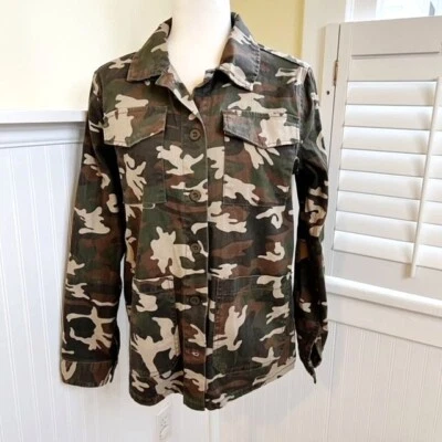 Sanctuary Women's Multi-Green Camo Front Pockets Button-Up Shacket Medium - Image 1 of 4