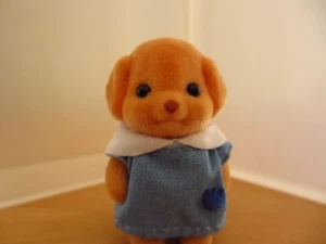 Sylvanian Families Modellino giocattolo bambino e uniforme asilo nido Calico Critters RARO - Foto 1 di 12