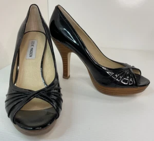 Steve Madden Pawla Size 8 Black Shiny Pumps 4" High Heels Open Toe Brown Bottoms - Picture 1 of 13