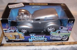 MUSCLE MACHINES FORD 40 SEDAN DELIVERY BOXED 1:18 - Picture 1 of 3