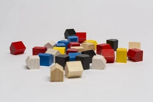 Häuser Holzhäuser verschiedene Farben Figuren Spielmaterial zb. Kingdom Builder - Bild 1 von 12