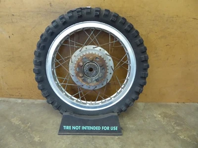 Yamaha XS650 1975 Y13136. llanta rueda trasera aluminio 18 pulgadas hombro alto Foto 1 de 4