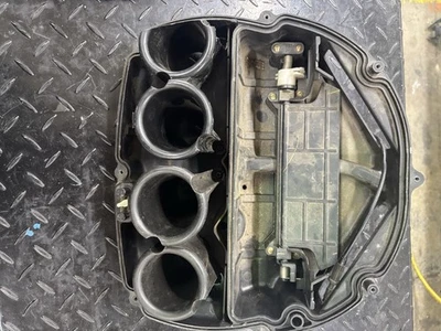 Honda Cbr954rr 2002-2003 admisión de caja de aire Foto 1 de 4