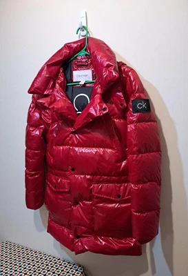 $345 Calvin Klein Chaqueta Larga Puffer Rojo Cereza Unisex Hombre Mujer Abrigo de Invierno Foto 1 de 4