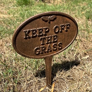 Keep off the Grass Sign with Stake Vintage Lawn Plaque Polite Garden Bee Gift - Picture 1 of 6