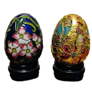 2 uova floreali smaltate dipinte a mano cloisonné vintage con supporti in legno asiatiche rare - Foto 1 di 17