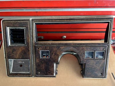 Bisel de tablero Oldsmobile Delta 88 Rally Gauge años 80 Foto 1 de 4