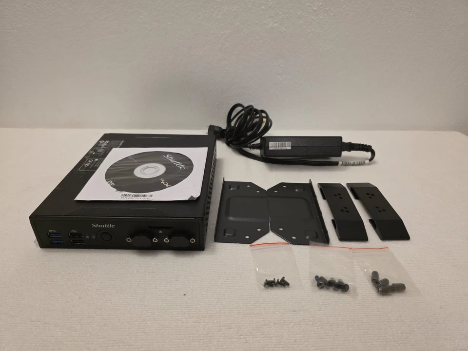 SHUTTLE DS77U MINI PC SIN VENTILADOR INTEL CELERON 3865U 1.8GHZ 8GB 256GB SSD Foto 1 de 4