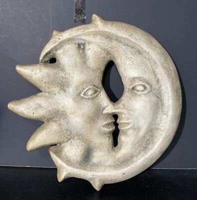 Celestial Collection Sun Moon Merging Sculpture  Indoor/Outdoor Wall Decor — 第 1/4 张图片