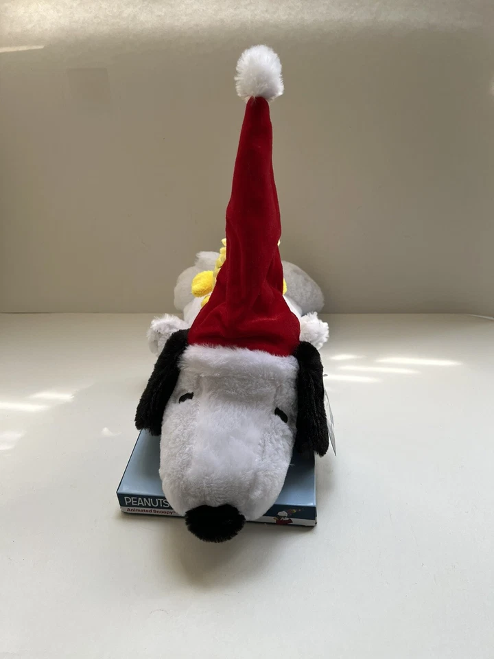 Peanuts Animated Silly & Wild Santa Snoopy & Woodstock Plays Linus & Lucy