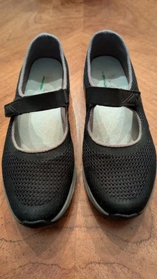 Baretraps TRIVA Negro Malla Mary Jane Zapatos Planos para Caminar Talla 9.5 M Foto 1 de 4
