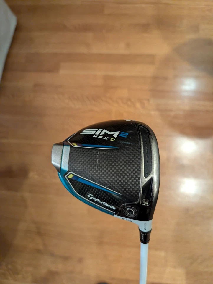 TaylorMade Sim 2 Max Driver 10.5 Degree Air Speeder Regular Flex Right Handed - Image 1 of 4