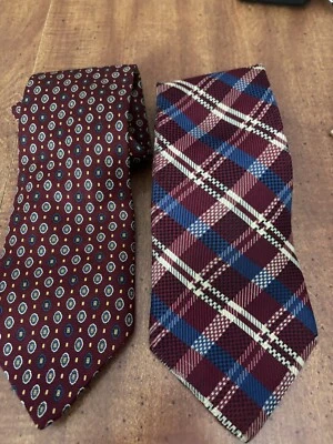 LOTE de 2 Corbatas Tommy Hilfiger Rojo Azul Cuadros Borgoña Seda Italiana EE. UU. Foto 1 de 4