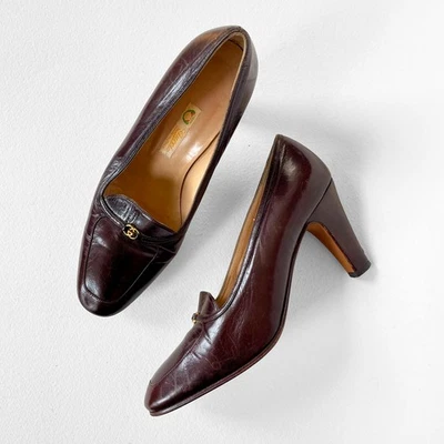 "Mocasín de cuero doble G con logotipo de herrajes dorados GUCCI Italia años 70 vintage tacón de 3""" Foto 1 de 4