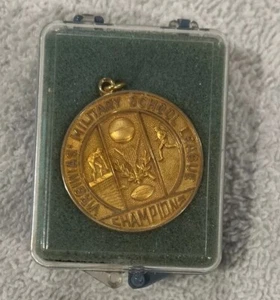Virginia Military School League Champions Tennis '70 goldfarben Medaille Anhänger - Bild 1 von 4
