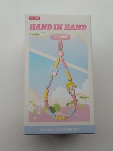 Popmart Hand in Hand "Labubu- Embrace The Breeze" phone charm blind box - Photo 1 sur 3