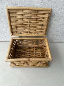 Caja de mimbre vintage con tapa con bisagras - Imagen 1 de 6