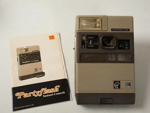 Fotocamera istantanea Kodak Partyflash (G3R) 1981 con manuale Eastman con cartuccia pellicola vuota - Foto 1 di 12
