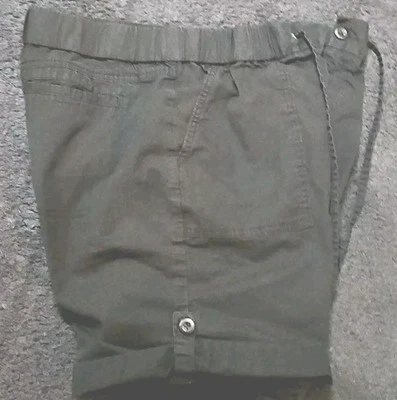 Vtg M Basic Editions Ladies Black Light Cargo Stretch Waist Zip Roll Up Shorts - Image 1 of 4