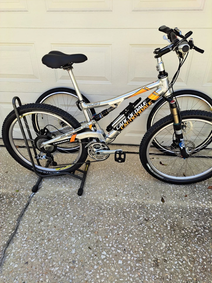 mountain bike full suspension small - Image 1 of 1