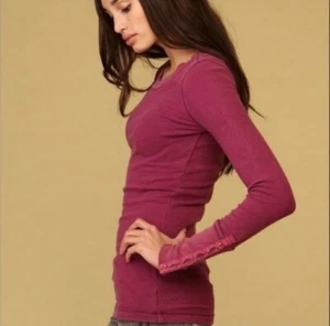 FREE PEOPLE Studded Cuff Thermal Acid Wash Raspberry Pink S ASO Bella Swan Alt - Picture 1 of 14