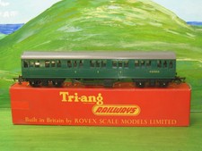Triang Hornby R223 SR Suburban composite coach S3155S - OO Gauge boxed