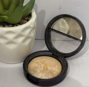 Laura Geller Baked Highlighter Portofino 1.8g Travel Size Brand New - Picture 1 of 4